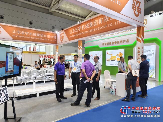 展示硬實力 云宇車橋盛裝亮相2024濟南國際工程機械暨裝備制造業(yè)產(chǎn)業(yè)鏈博覽會